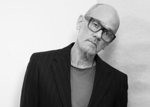 Michael Stipe e le imperfezioni di un’epoca difficile nella sua mostra a Milano