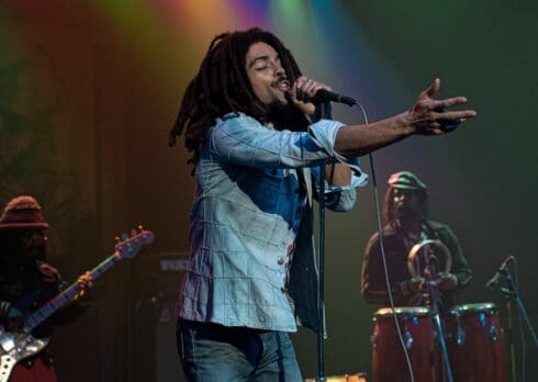 “Bob Marley: One Love” emoziona e ci ricorda quanto sia complicato fare un film su una leggenda