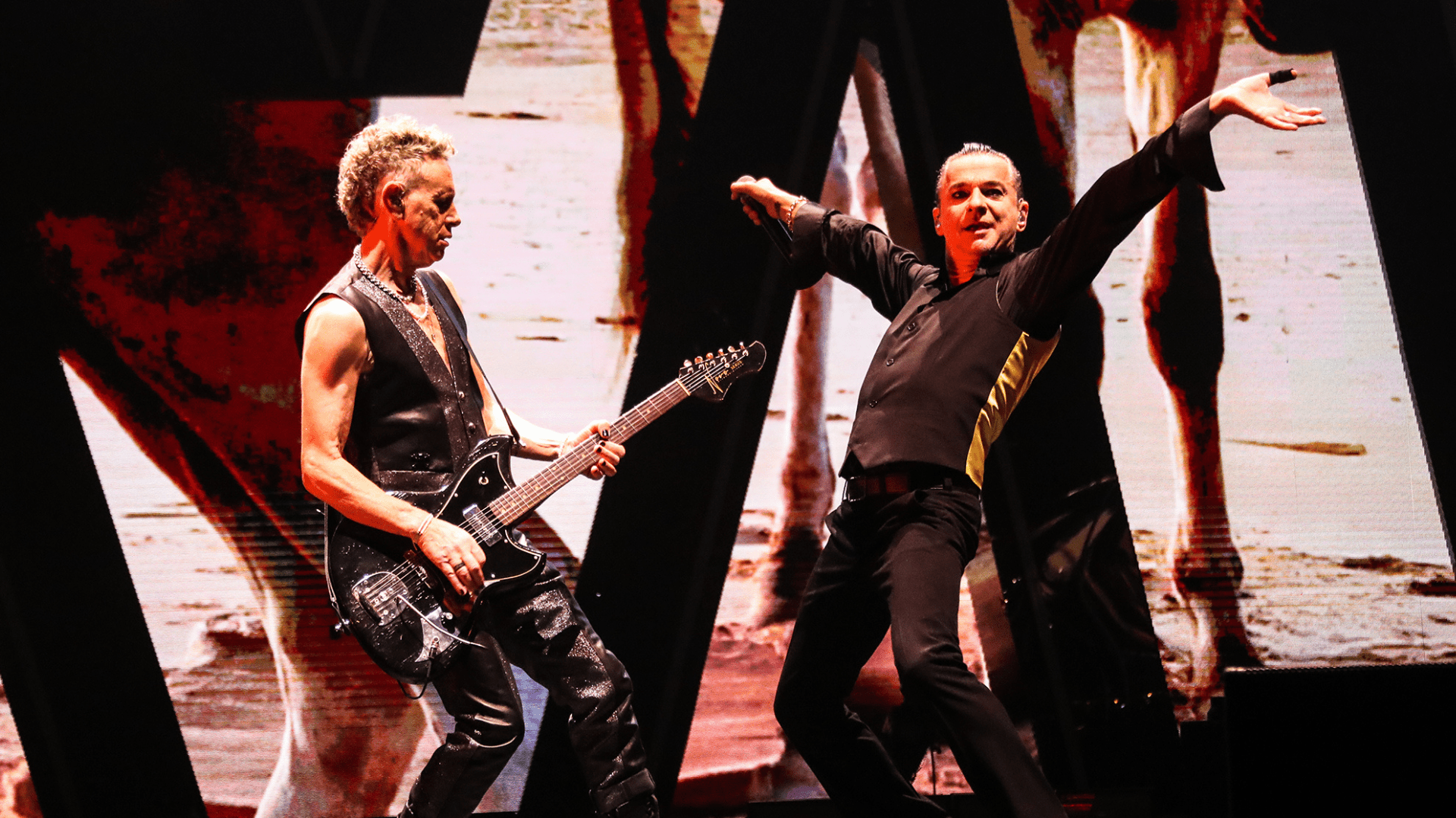 Depeche Mode, le foto e la scaletta del concerto al Forum di Milano