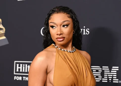 Megan Thee Stallion avrebbe costretto un cameraman a guardarla fare sesso