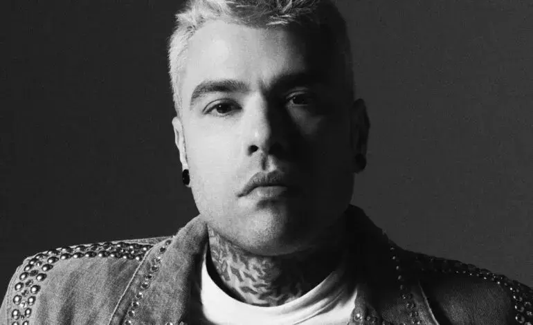 Le condizioni di salute di Fedez si sarebbero aggravate