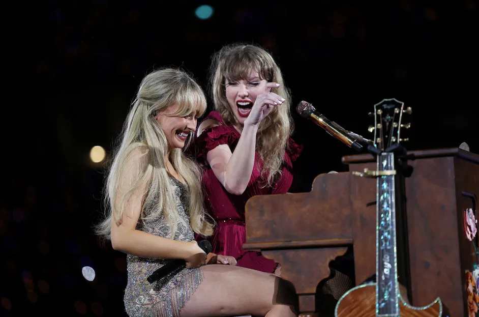 Taylor Swift si è congratulata con Sabrina Carpenter per la sua estate di successi