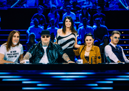 X Factor si prepara alla finale di Napoli e annuncia il rinnovo per altri due anni