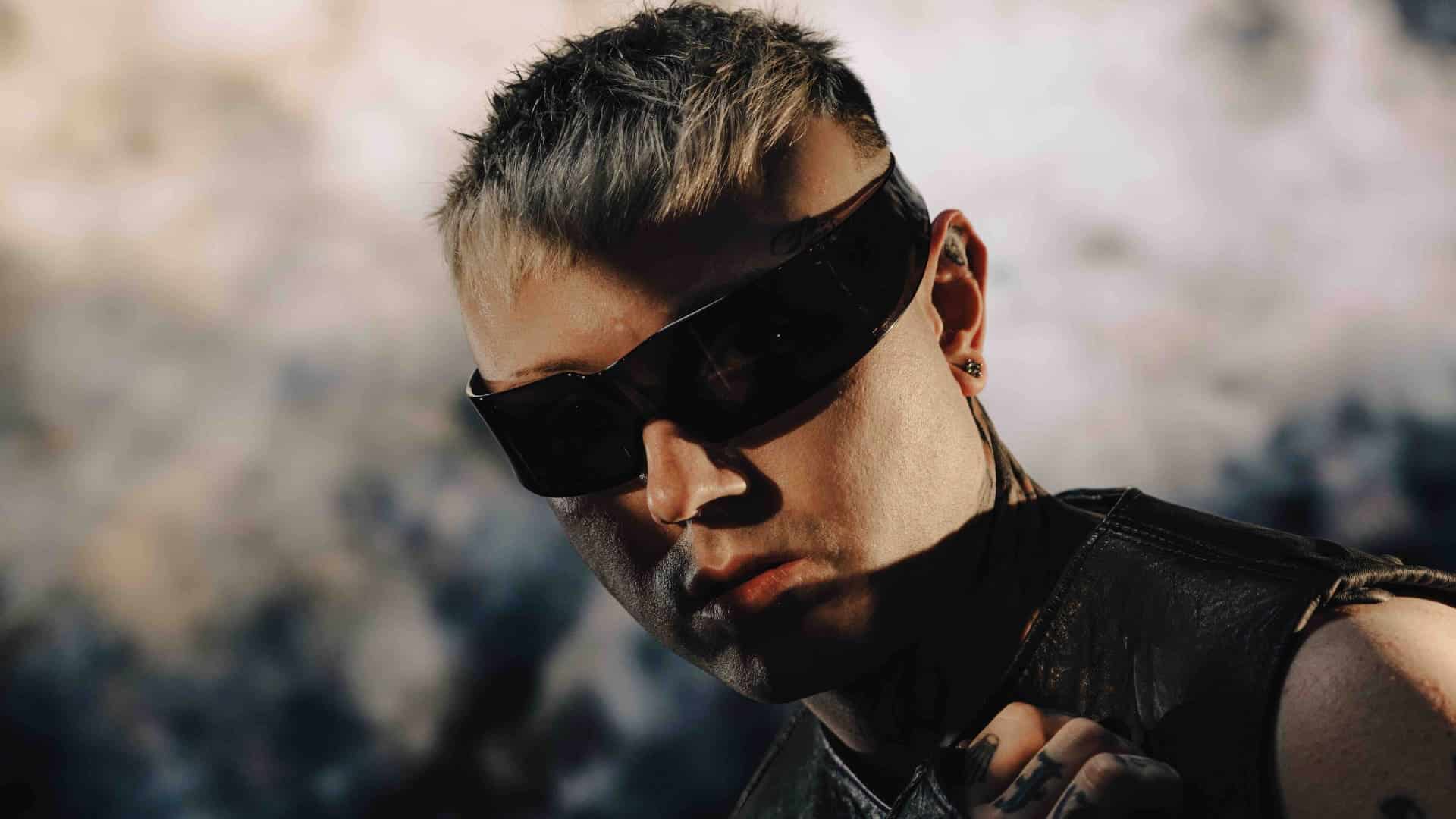 "Locura" è la resa dei conti di Lazza: l'intervista - Billboard Italia