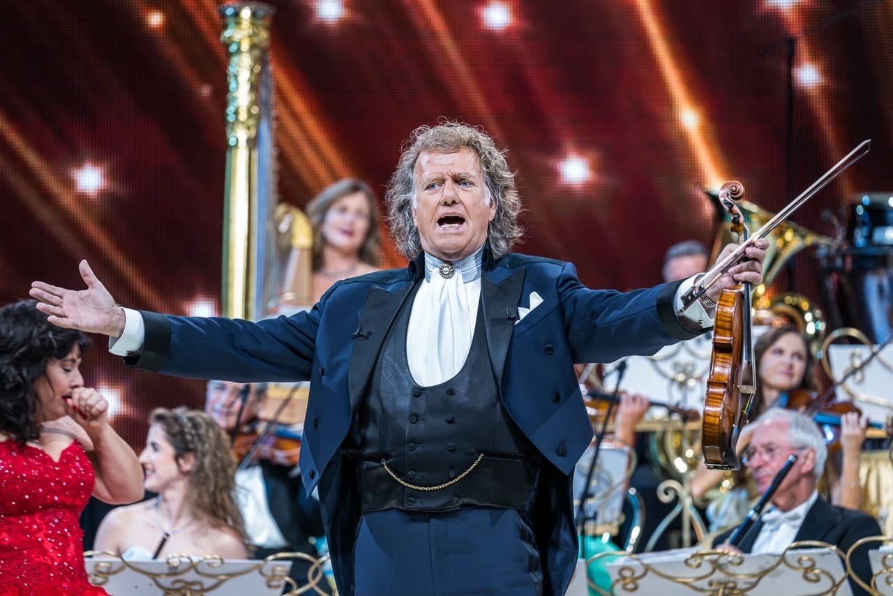 Un gioioso valzer tra classico e contemporaneo: la prima volta di André Rieu a Milano