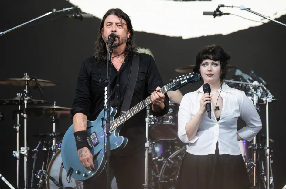 Violet, la figlia di Dave Grohl, sta scrivendo il suo primo album