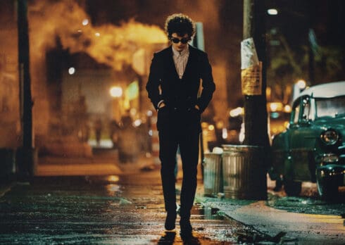 In “A Complete Unknown” Timothée Chalamet è indiscreto e famelico come il Bob Dylan degli esordi