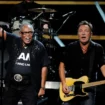 Bruce Springsteen ha ricordato Sam Moore come «una delle più grandi voci del soul americano»