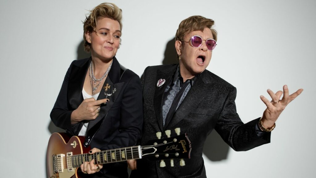 Elton John e Brandi Carlile annunciano l’album “Who Believes in Angels?”