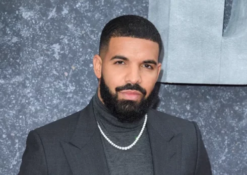 Drake avverte che il suo “prossimo capitolo” potrebbe “far sentire molti a disagio”