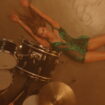 Miley Cyrus può permettersi tutto, anche un disco come “Something Beautiful”