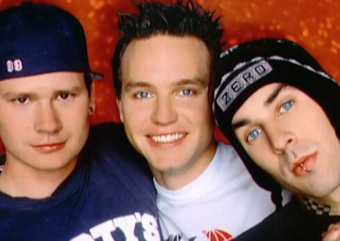 La ressa a Milano, le bottigliate a Bologna: la prima rocambolesca volta dei Blink-182 in Italia