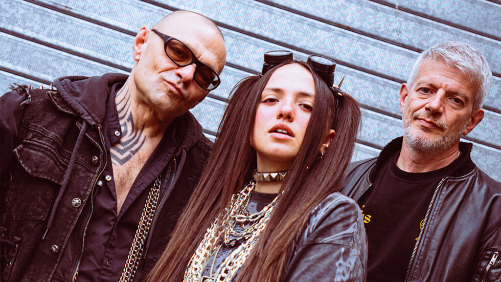 Guarda in anteprima il video di “Curre Curre Guagliò” di Etta con i 99 Posse