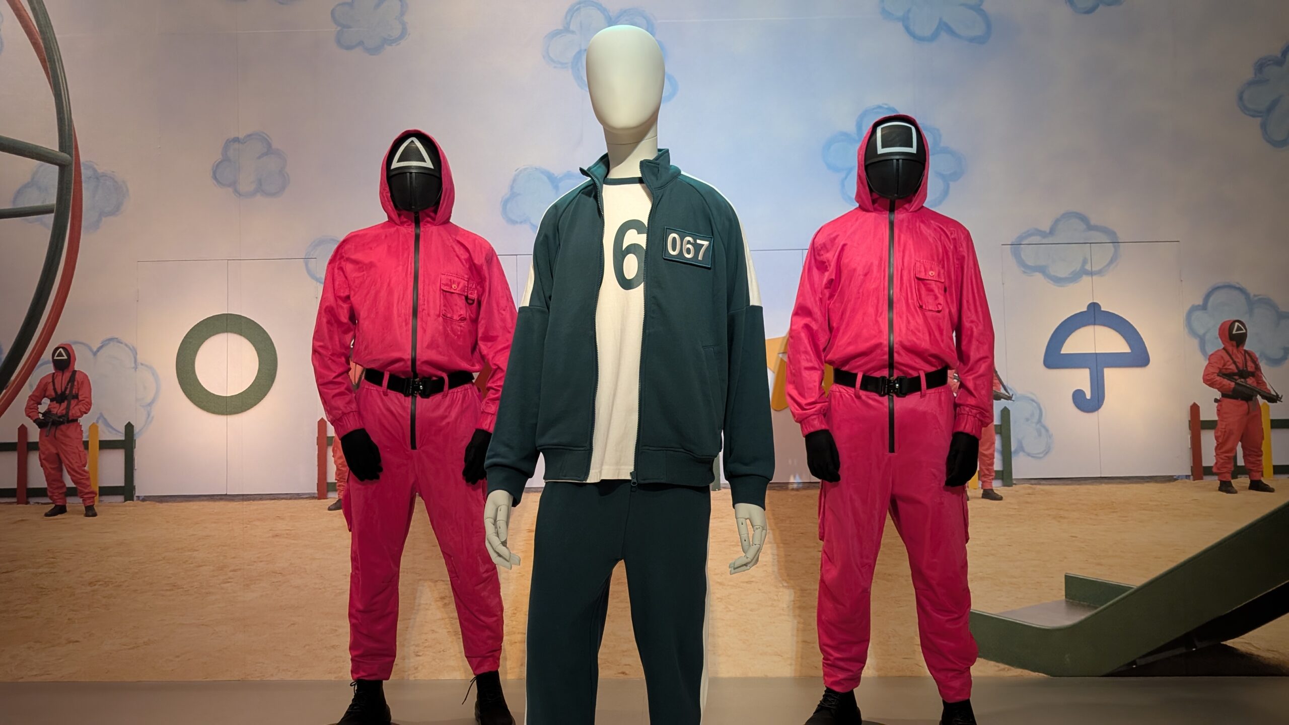 Siamo stati alla mostra “Hallyu! The Korean Wave”: tra costumi e outfit K-pop, c’è da perderci la testa