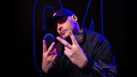 Fabri Fibra e Red Bull 64 Bars: «Anche nei miei testi violenti c’era ironia»
