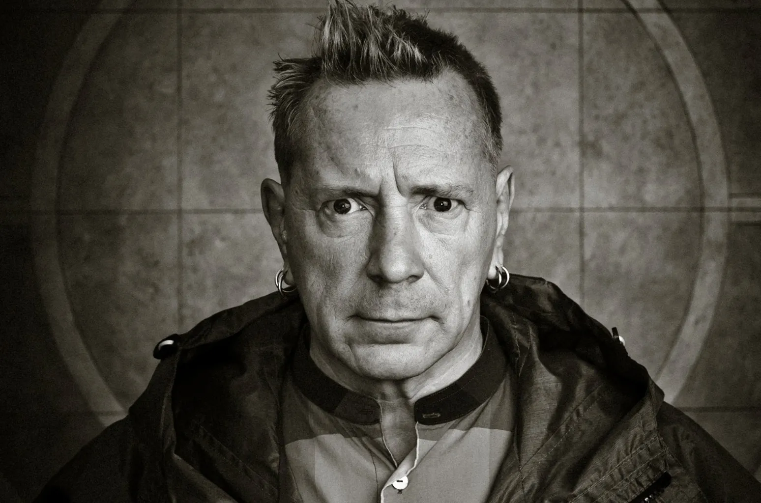 John Lydon attacca i KNEECAP: «Se sostieni la morte di un altro essere umano, non hai scuse»