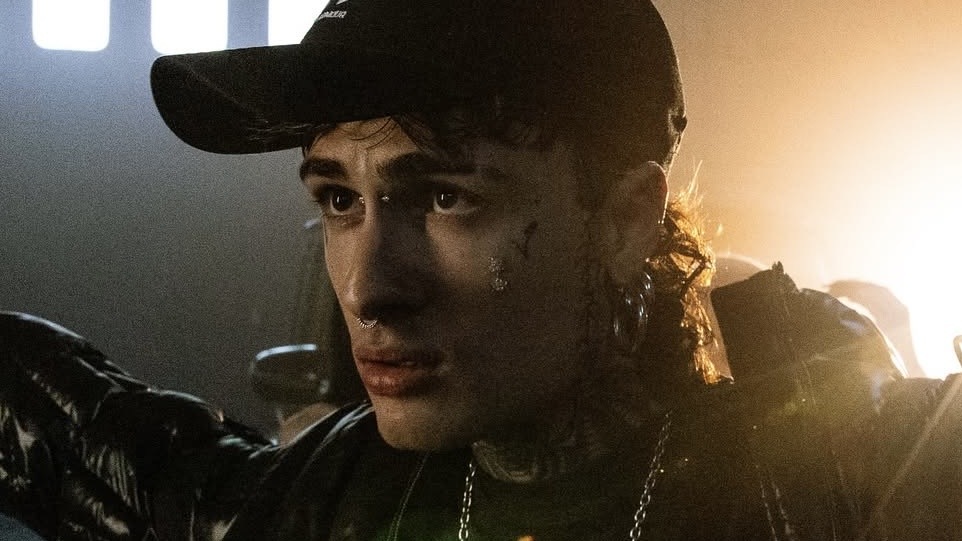 «Con “OKAY OKAY 2” torno alle origini»: Rosa Chemical si racconta per l’uscita del suo nuovo EP