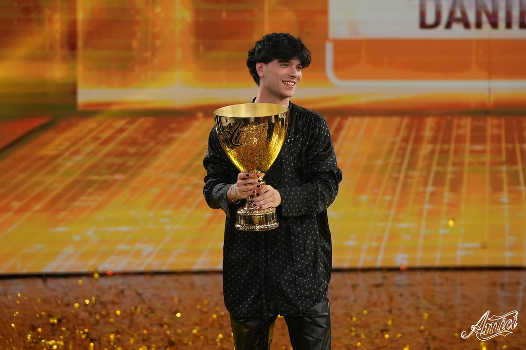 Amici 2025, TrigNO trionfa nella categoria canto