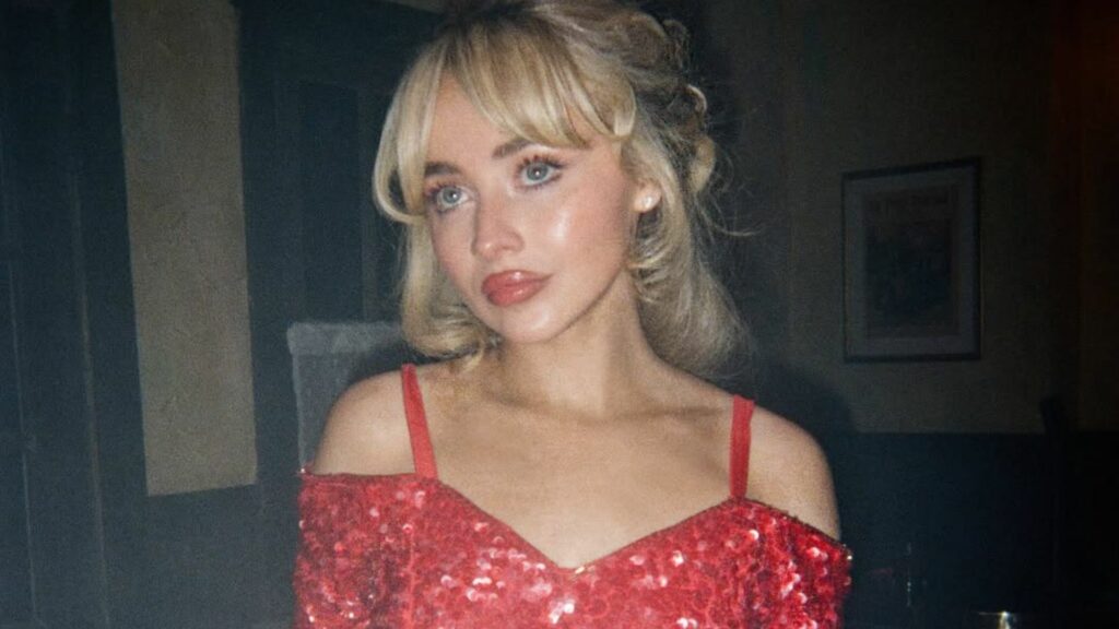 Sabrina Carpenter svela la copertina alternativa di “Man’s Best Friend”