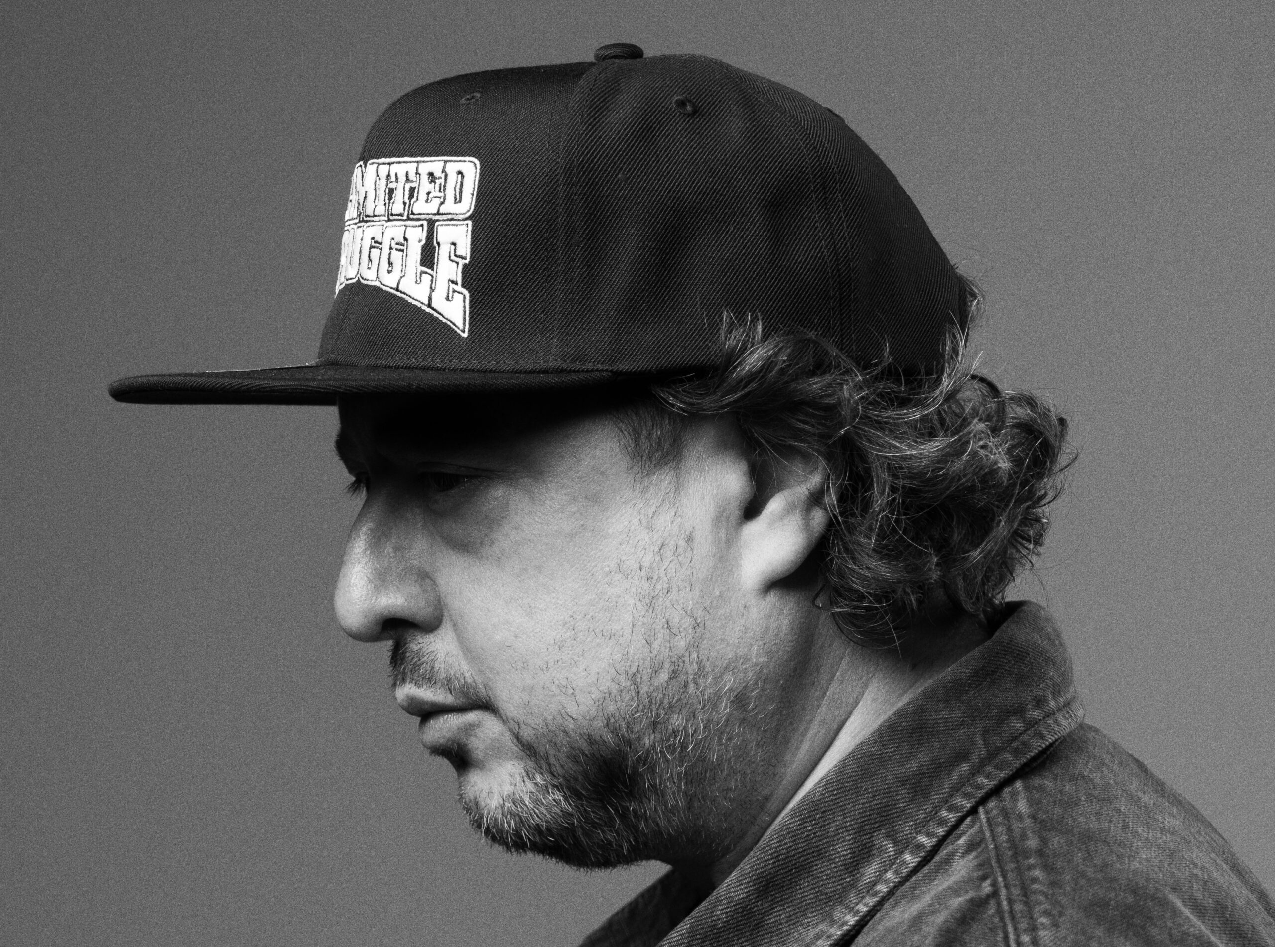 DJ Shocca crede ancora in quel piatto, rullante e cassa: l’intervista