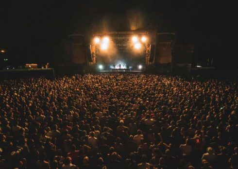 Sequoie Music Park 2025, si parte domani con i Fontaines D.C.: il programma