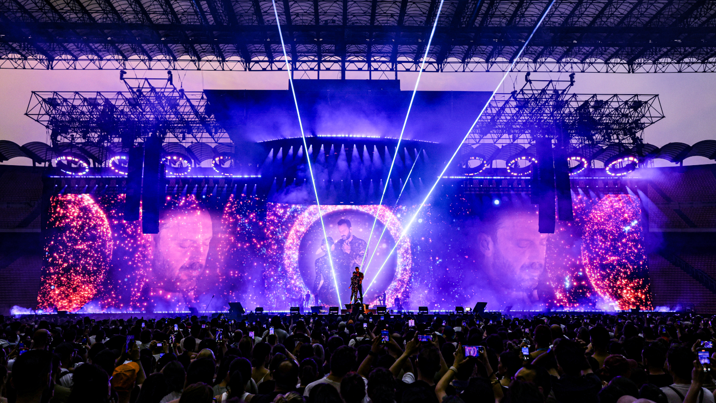 The Visual Innovation Behind Cesare Cremonini’s sold-out Italy 2025 Tour