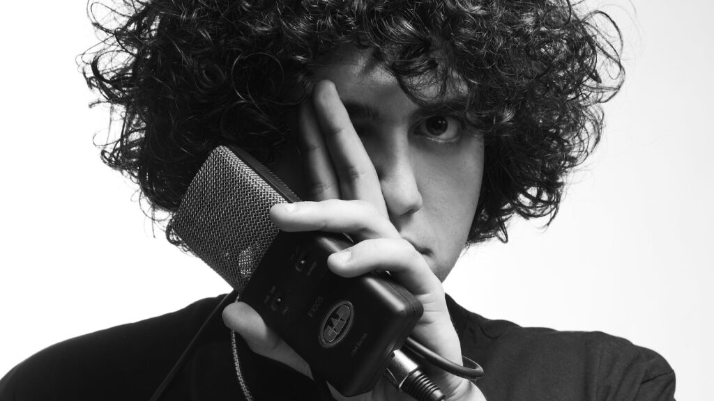 “Undercover”: in anteprima il video di Djomi feat. Claver Gold