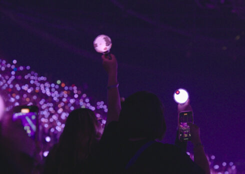 “BTS Army: Forever We Are Young”, quando la storia di una band è anche quella dei suoi fan