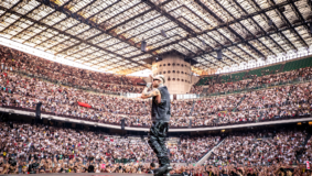 San Siro è casa: Lazza ha condiviso il suo primo stadio in famiglia