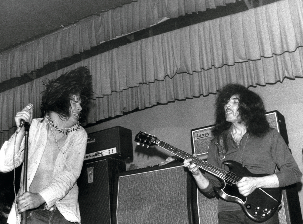 biografia Ozzy Osbourne - Ozzy e Tony quando ancora la band si chiamava Earth (foto di Ellen Poppinga, 1969)