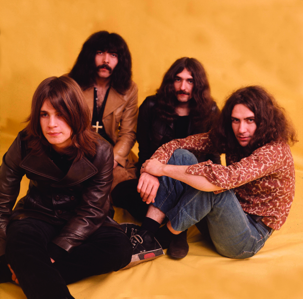 biografia Ozzy Osbourne - Uno dei primi photo shoot della band (foto di Chris Walter - 1970) 1