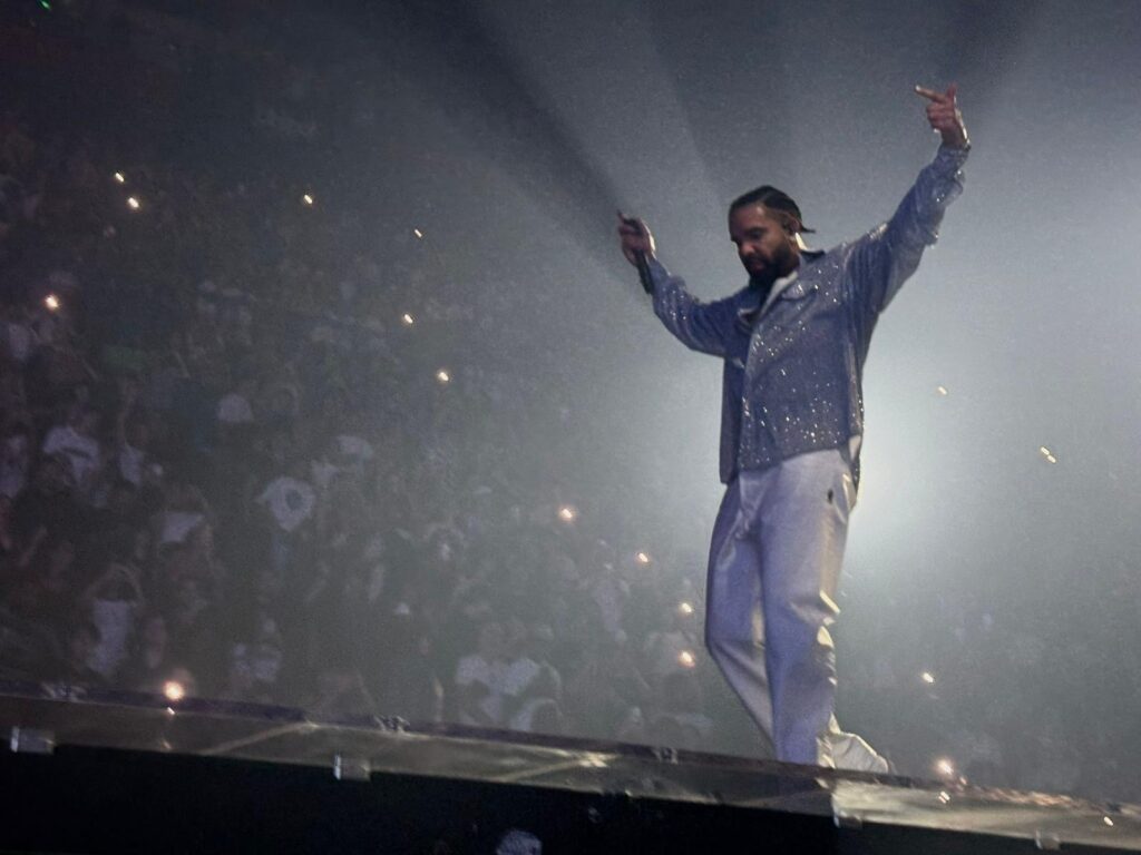 Drake a Milano: vera sostanza o FOMO negli occhi?