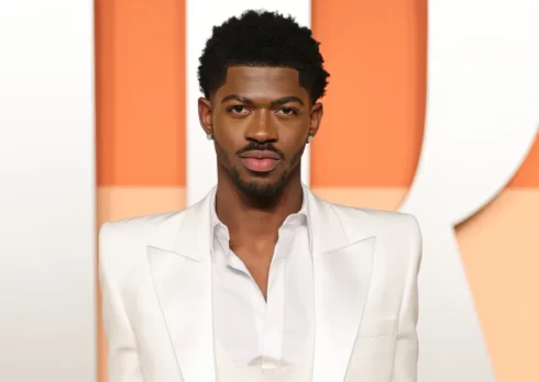 Il padre di Lil Nas X afferma che la star è di “buon umore” nonostante le quattro accuse penali