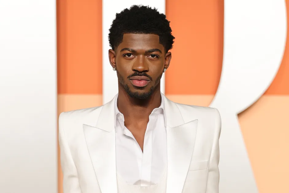 Il padre di Lil Nas X afferma che la star è di “buon umore” nonostante le quattro accuse penali