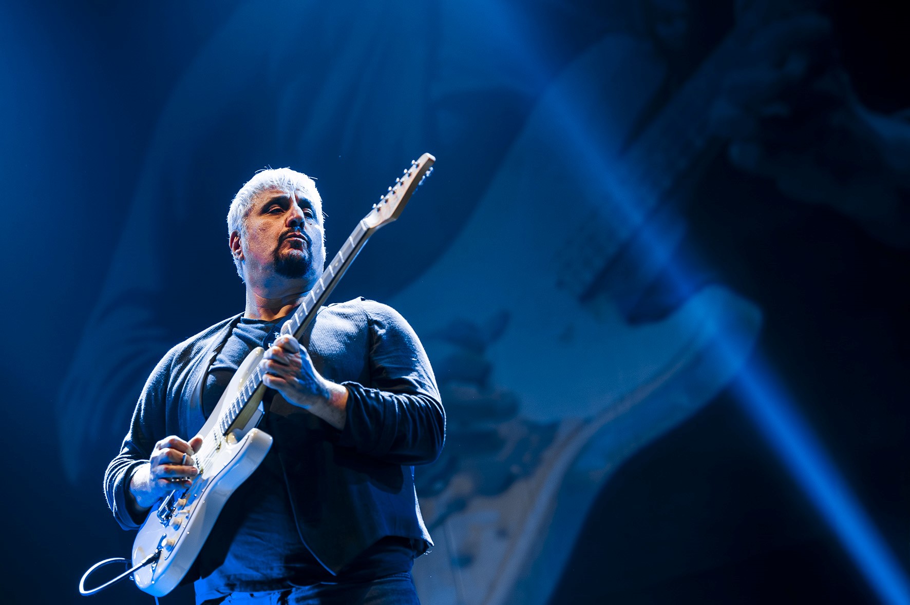 Tutti gli ospiti di “Pino è”, il concerto evento per celebrare Pino Daniele