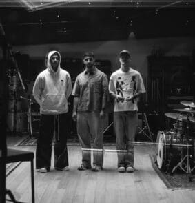 Room 9: «La musica ha bisogno di tempo, non di pressione dell’industria»