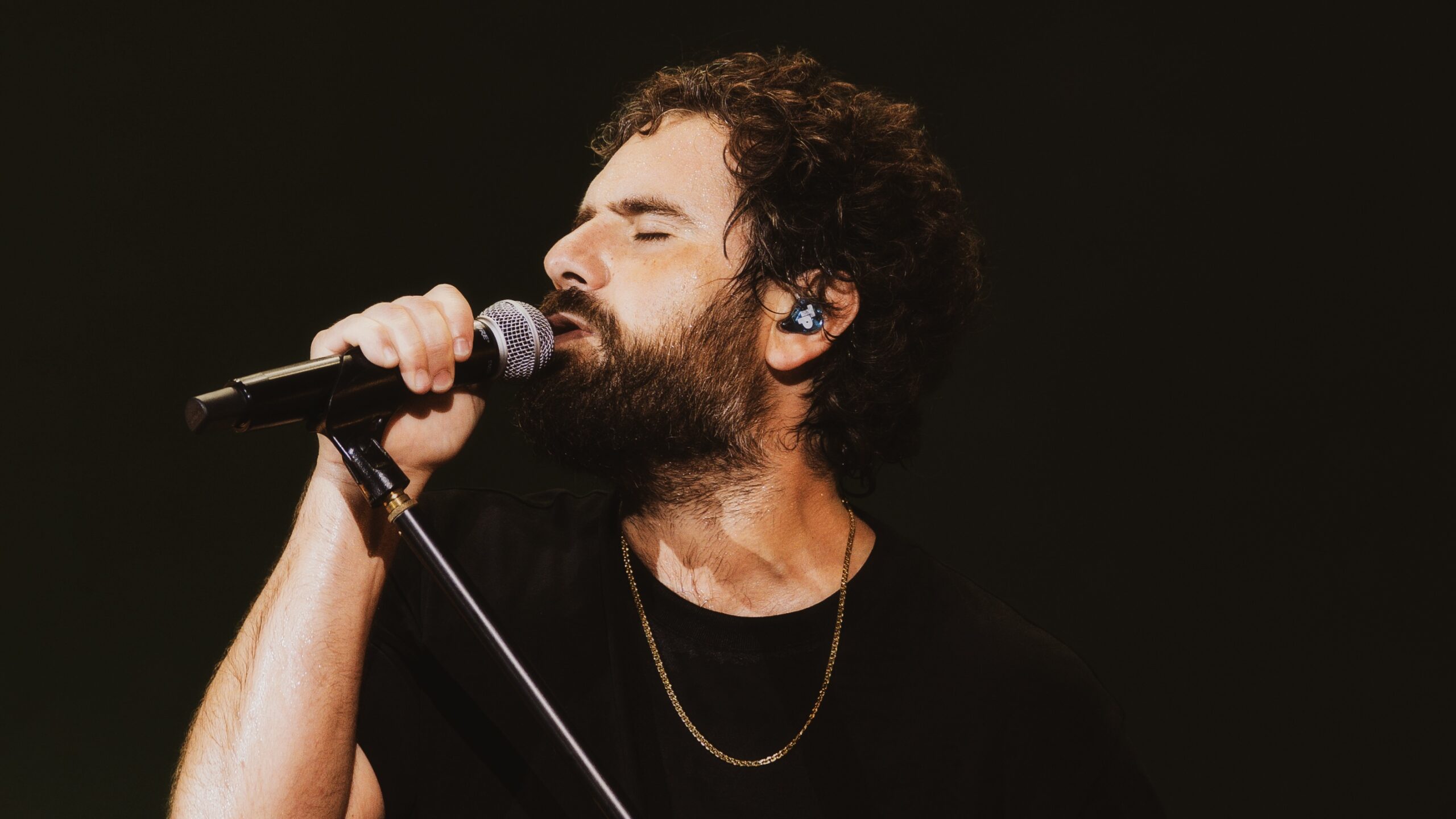 Tommaso Paradiso torna live nel 2026