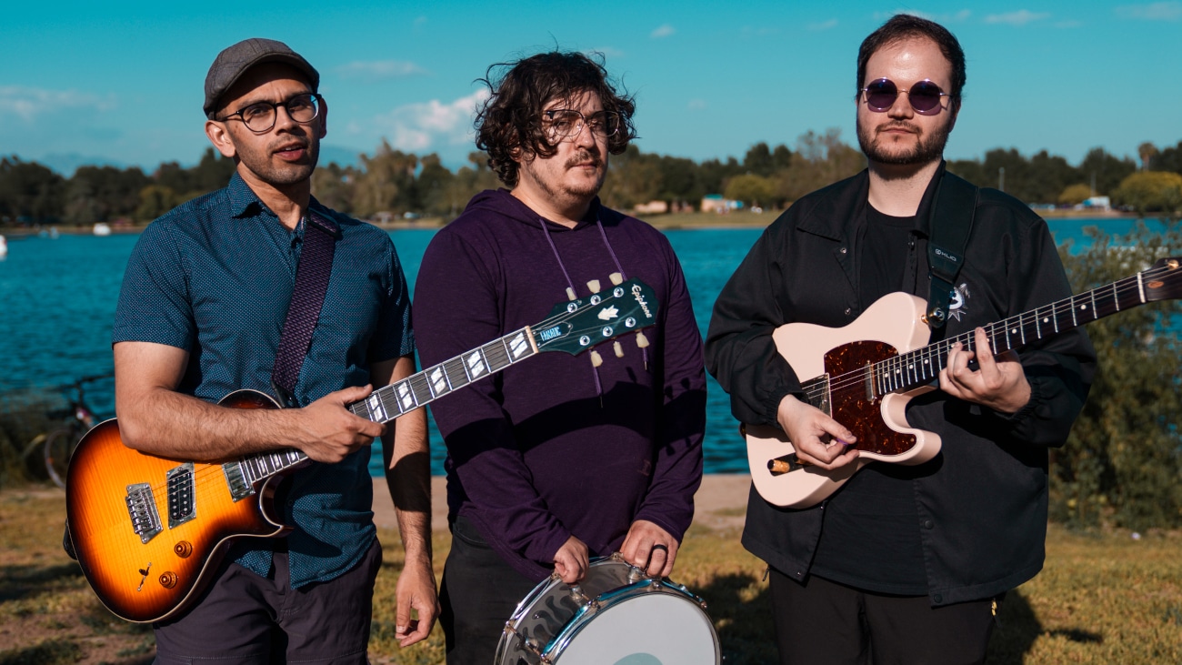 Isekai Stage Introduce Themselves with Emotional Debut single “SACRIFICE”