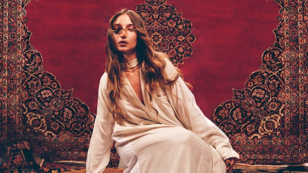 Laila Al Habash: «Cerco un equilibrio nel riappropriarmi della mia età»