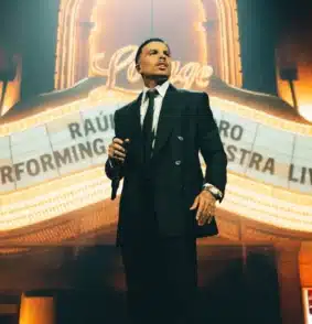 Rauw Alejandro si confessa tra successi e frustrazioni: «O resti bloccato o evolvi»