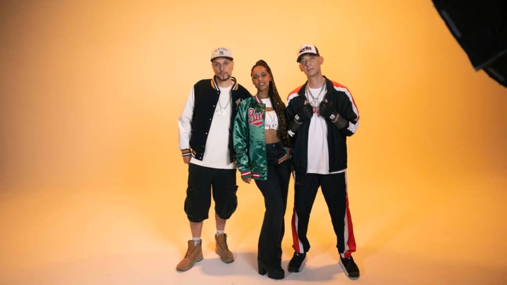 Guarda in anteprima il video di “Contenta” di JV feat. Grido