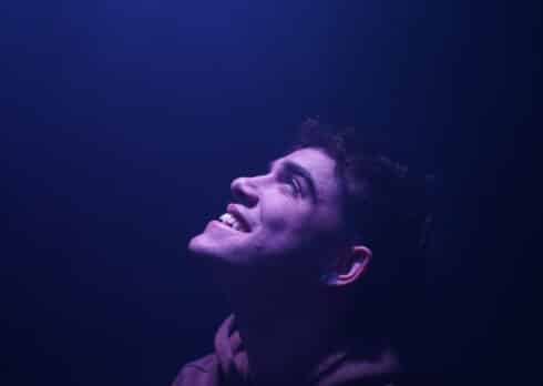 Guarda in anteprima il video di “Viola” di Frasa