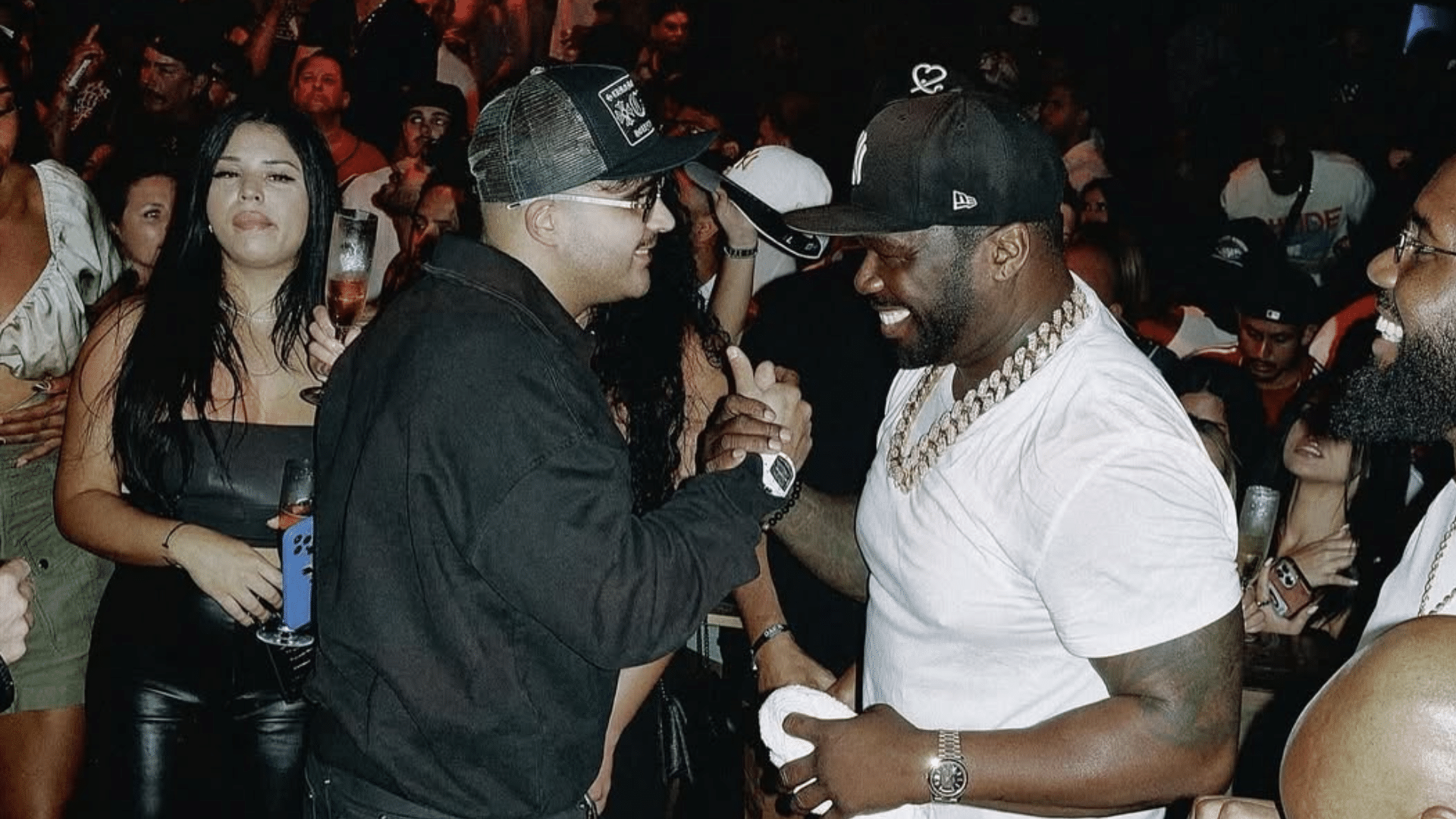 Per Geolier ormai “Tutto è possibile”, anche un feat con 50 Cent