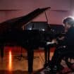 La storia di Frenci, il pianista che non si ferma davanti alla disabilità