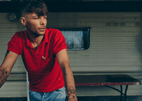 Louis Tomlinson: «Non sentirmi mai completamente a mio agio mi motiva»