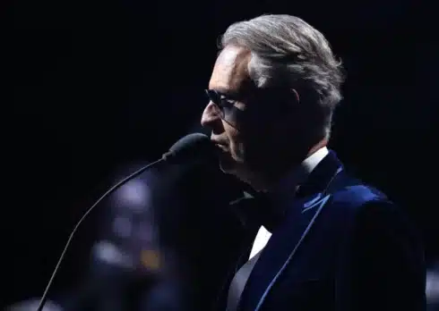 Andrea Bocelli si esibirà alla cerimonia di apertura delle Olimpiadi Milano-Cortina