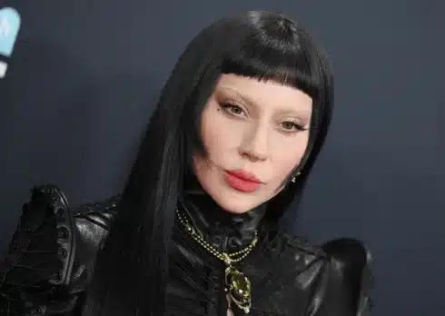 Lady Gaga contro l’ICE: «Soffro pensando alle persone che vengono prese di mira senza pietà»