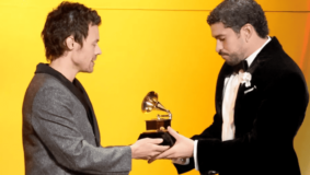 Grammy Awards 2026: trionfa Bad Bunny e non mancano discorsi politici contro l’ICE