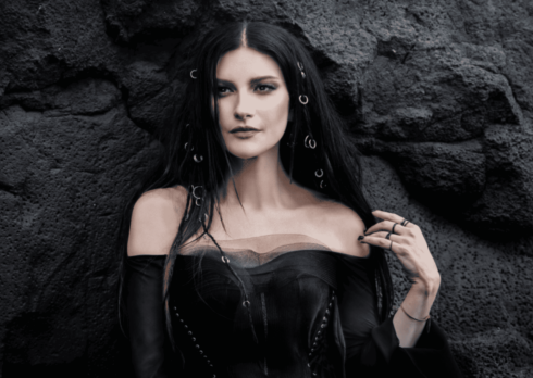 Laura Pausini: «”Io Canto 2” è il disco di una fan»