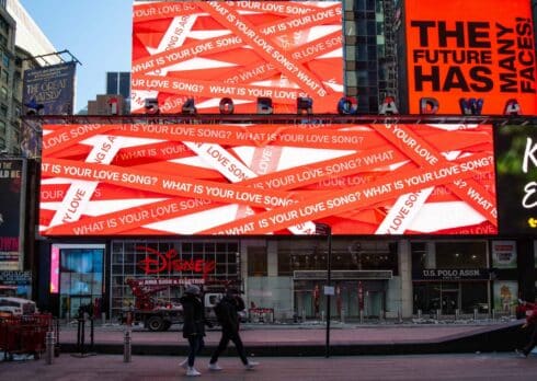 Perché i BTS ci stanno chiedendo qual è la nostra canzone d’amore?